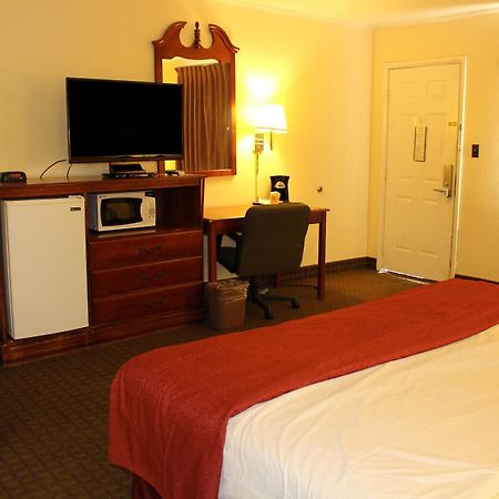 Lake View Inn & Suites Killen ภายนอก รูปภาพ