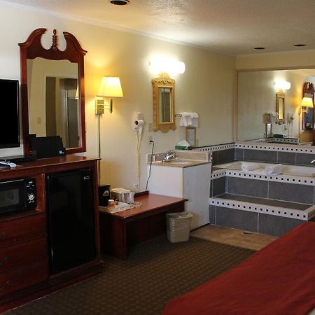 Lake View Inn & Suites Killen ภายนอก รูปภาพ