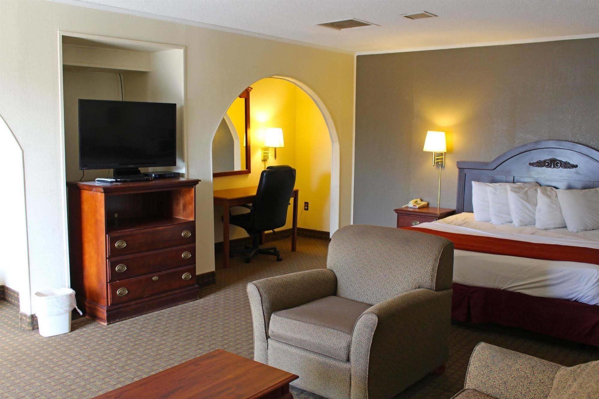 Lake View Inn & Suites Killen ภายนอก รูปภาพ